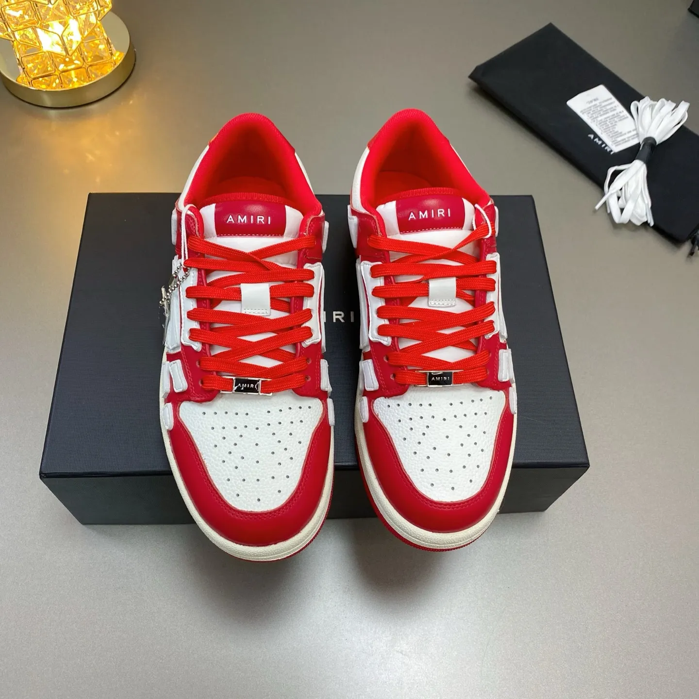 p580🐮🐮AMIRI Couple Style👑 The latest The Pacific Series Couple Style💀🦴Bone Stars Casual Sports Shoes Skateboard Shoes✔️ AMIRI's Pacific shoes are a sneaker that combines luxury and street style. Many celebrities and Internet celebrities have the same style. Its design and workmanship are very exquisite. Made of high-grade cow leather, soft to the touch and highly durable. 💎Fabrics: Original custom imported first-layer cowhide 💎Inner lining: Original customized breathable mesh 💎Foot: Original injection molded one-piece, comfortable, wear-resistant and not tiring for feet 💎Outsole: Original 1:1 molded three-color sole Original outsole 💎Sole thickness: 3CM 💎Size: Female 35-40 Male 39-46 💎Price; Top version 👑Special remarks Remark: (Female size 34 40 . Men's sizes 38 45 46 are customized and cannot be returned or exchanged. Please note when ordering! Thank you🤝🤝
